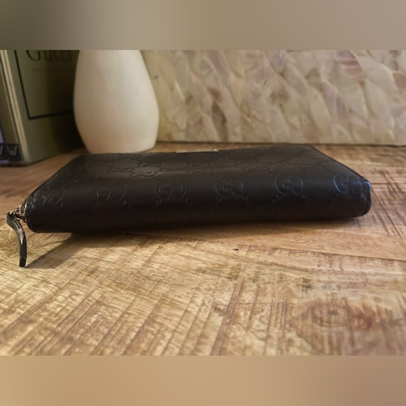 GUCCI Embossed Signature GG Leather Zippy Long Wallet - Picture 7 of 8